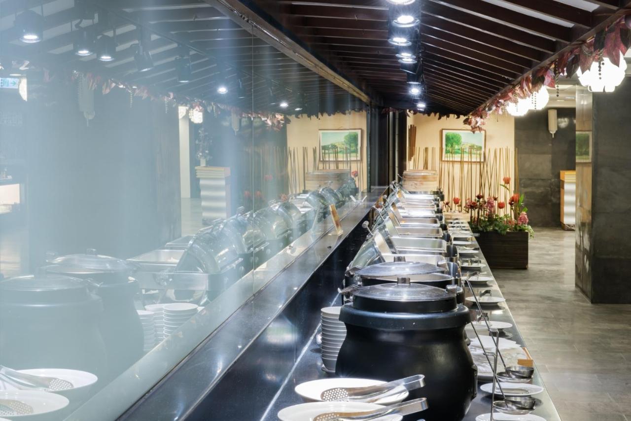 高雄鴻騰酒店 HOMETEL Hotel Kaohsiung Exterior foto