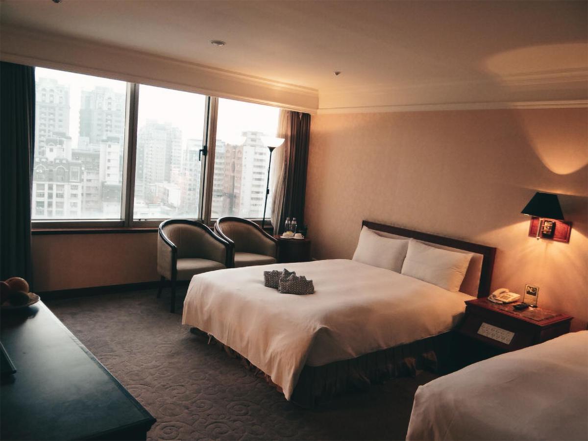 高雄鴻騰酒店 HOMETEL Hotel Kaohsiung Exterior foto